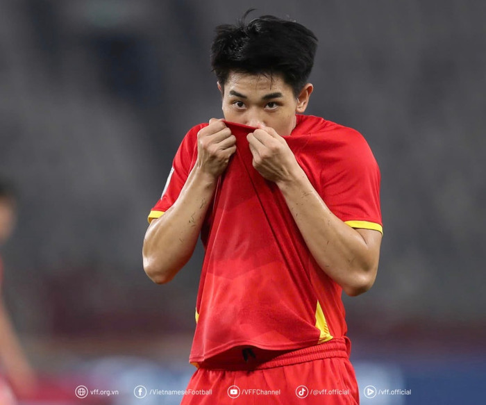 HLV Kim Sang Sik đặt kỳ vọng lớn vào Đình Bắc. Ảnh: VFF