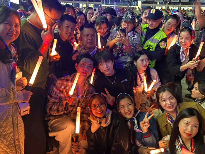 Hòa Minzy, Đức Phúc, Erik có mặt tại live concert của Mỹ Tâm tối 13/12. (Ảnh Phương Thảo)