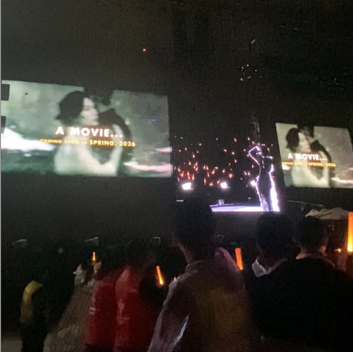 Bức ảnh hé lộ về dự án điện ảnh của Mỹ Tâm được chiếu trên màn hình LED tại concert See The Light (Ảnh: SAOstar).