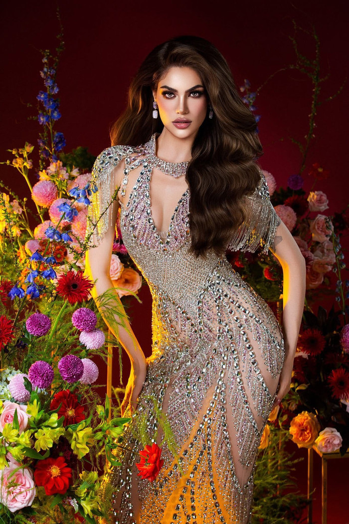 Người đẹp sở hữu chiều cao ấn tượng 1,82m cùng hình thể cân đối.