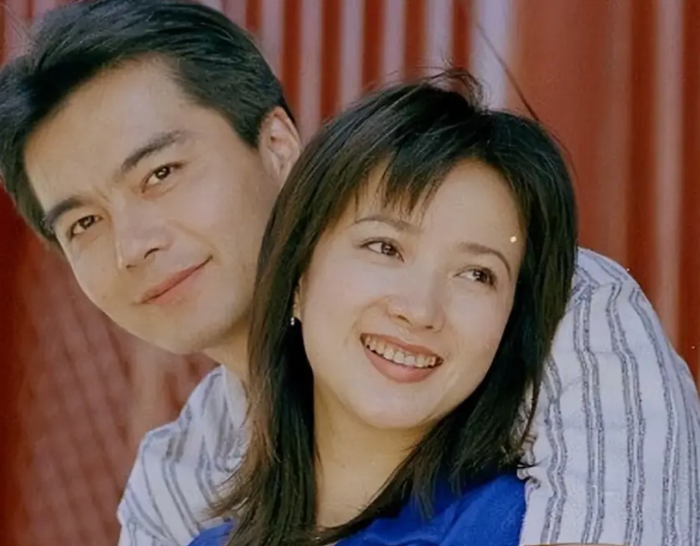 Hà Tình đã bác bỏ mọi tin đồn về mối quan hệ kéo dài 19 năm liên quan đến Liêu Kinh Sinh.