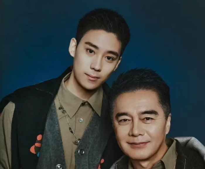 Con trai Hà Tình hiện đang sống cùng cha và tiếp tục truyền thống nghệ thuật của mẹ.