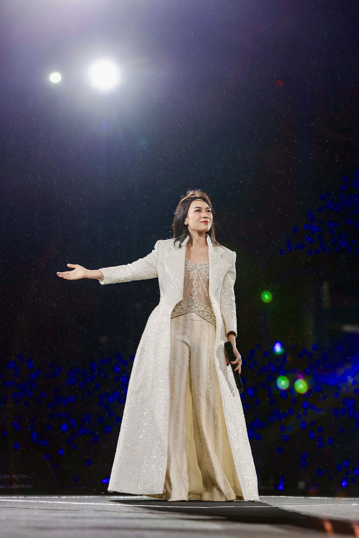 Showbiz Việt 'dậy sóng' với Mỹ Tâm Ảnh 9