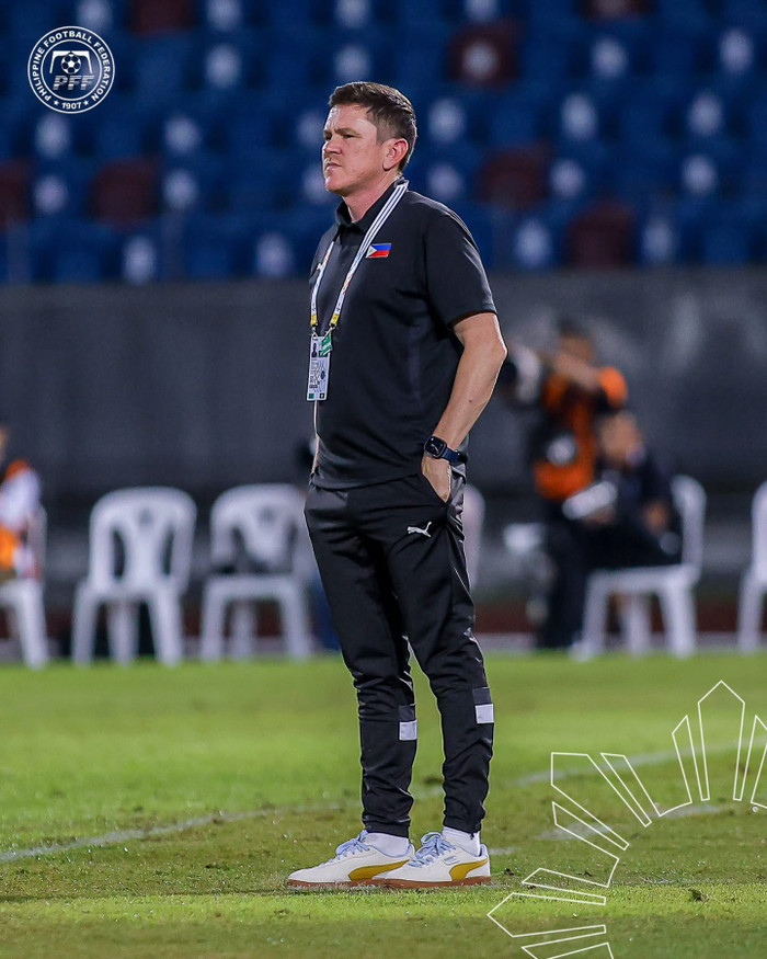 Trước trận bán kết SEA Games 33, HLV Garrath McPherson của Philippines khẳng định đã nghiên cứu kỹ U22 Việt Nam. Ảnh: PFF