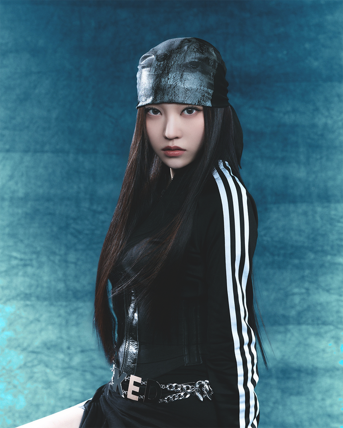 Youngseo là một trong những thành viên nổi bật của nhóm ALLDAY PROJECT.