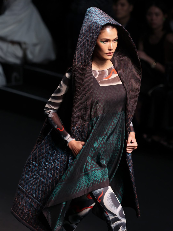 Aniporn Chalermburanawong tích cực tham gia hoạt động nghệ thuật. Cô thường xuyên xuất hiện trên các sàn diễn thời trang ở Thái Lan.&nbsp;