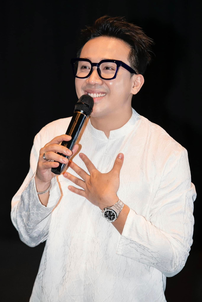 Chính khoảnh khắc bị lừa ấy lại cho thấy Trấn Thành rất “đời” và gần gũi.&nbsp;(Ảnh FBNV)