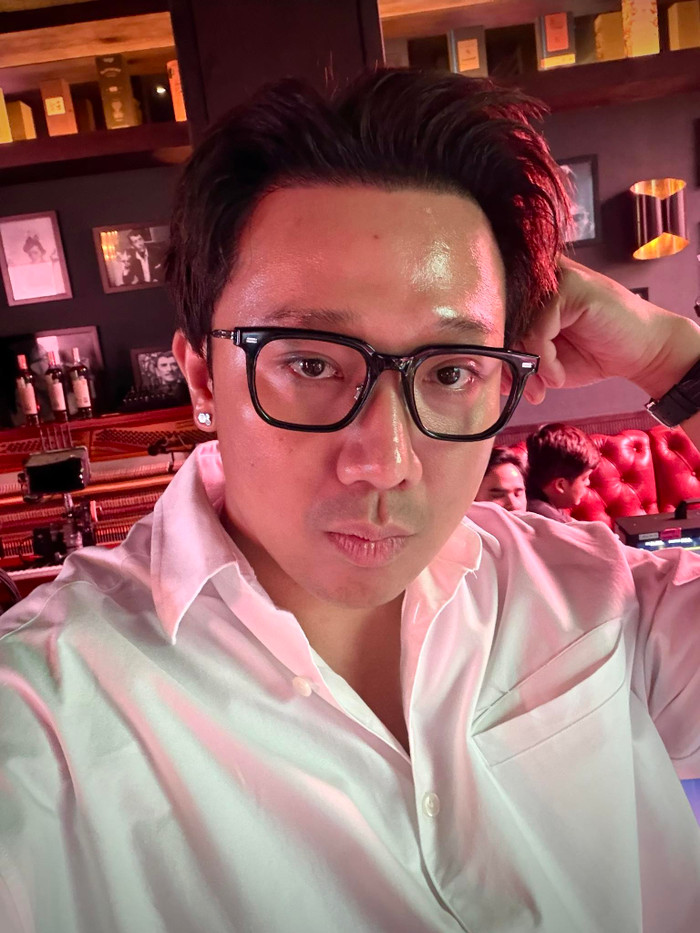 Nhiều khán giả bày tỏ sự thích thú khi chứng kiến hình ảnh Trấn Thành vốn 'nhảy số' nhanh nhạy nhưng lại bị đánh lừa trong một tình huống chương trình. (Ảnh FBNV)