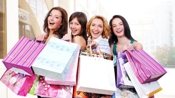 Nhiều rủi ro đối với ngành hàng hiệu vẫn tồn tại.