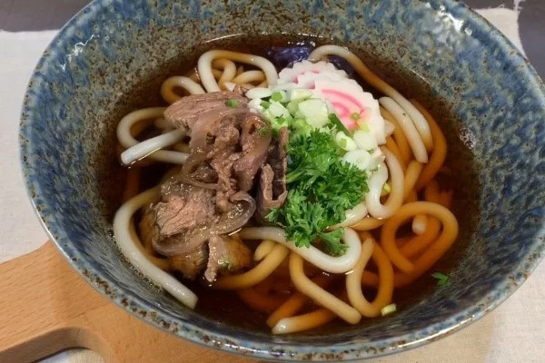 Việc cắt giảm carb quá mức có thể khiến cơ thể rơi vào trạng thái thiếu năng lượng. (Ảnh minh họa từ Internet)