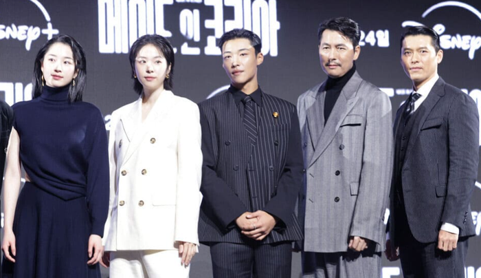 Một trong những tiết lộ gây chú ý nhất tại họp báo là việc Hyun Bin tăng tới 13–14 kg cho vai diễn này