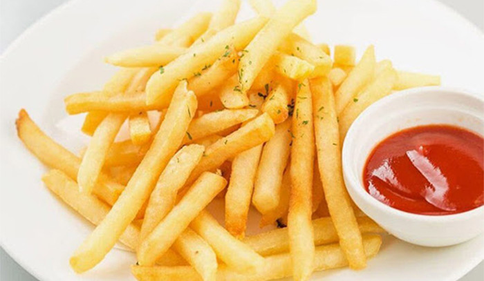 Các món yêu thích của bệnh nhân này chủ yếu là đồ chiên rán, nướng cay, nhiều dầu mỡ và đường. (Ảnh minh họa từ Internet)