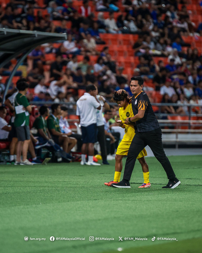 'Malaysia thua Thái Lan trong trận bán kết bóng đá SEA Games đầy tranh cãi', New Straits Times bình luận. Ảnh: FAM