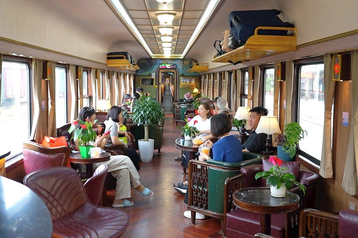 Toa VIP trên tàu Hoa Phượng Đỏ. Ảnh: báo Dân Trí