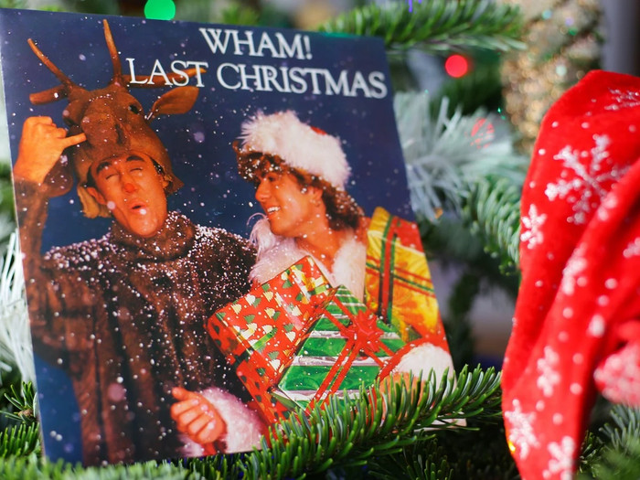 Mariah Carey và loạt ca sĩ huyền thoại kiếm được bao nhiêu tiền từ nhạc Giáng sinh? Ảnh 6