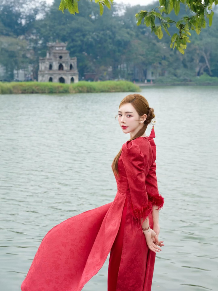 Trước đó Quỳnh Kool vẫn chăm chỉ hoạt động mạng xã hội, nhưng hiếm khi chia sẻ suy nghĩ, quan điểm cá nhân với khán giả. Ảnh: FBNV