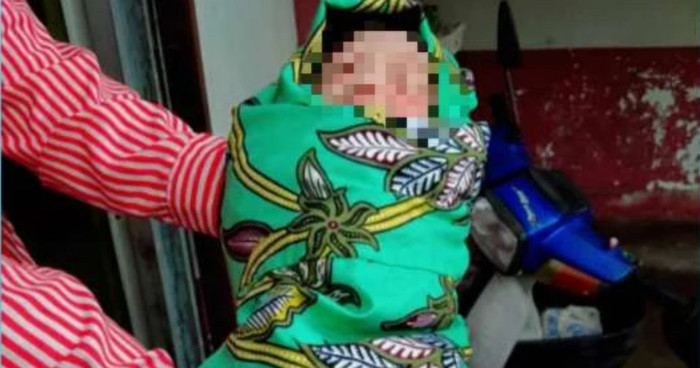 Phát hiện bé trai sơ sinh bị bỏ rơi, phẫn nộ khi biết danh tính cha mẹ Ảnh 1