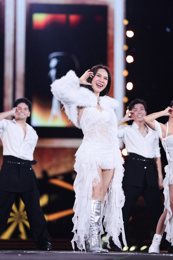 Live concert See The Light của Mỹ Tâm đã diễn ra vào tối 13/12 vừa qua tại Hà Nội. (Ảnh FBNV)