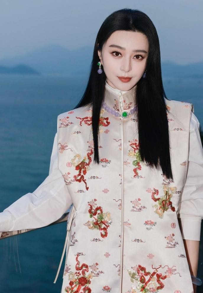 Cô gái chi 28 tỷ đồng để phẫu thuật giống Phạm Băng Băng, ê chề vì ồn ào trốn thuế của thần tượng Ảnh 4