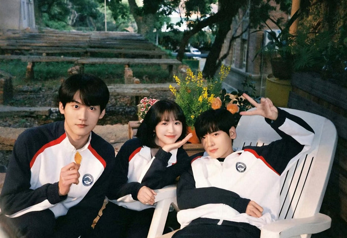 Phim Dưới Tán Cây Có Ngôi Nhà Mái Đỏ (Ảnh: Weibo).