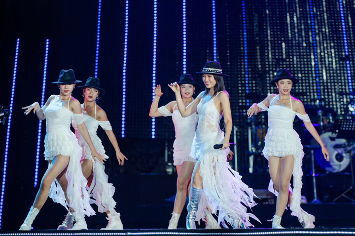 Trúc Nhân bất ngờ trước sức khoẻ, khả năng trình diễn ấn tượng của Mỹ Tâm trong live concert. Ảnh: FBNV