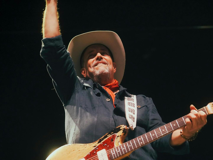 Nam ca sĩ 60 tuổi qua đời do ung thư đại tràng di căn lên não Ảnh 4