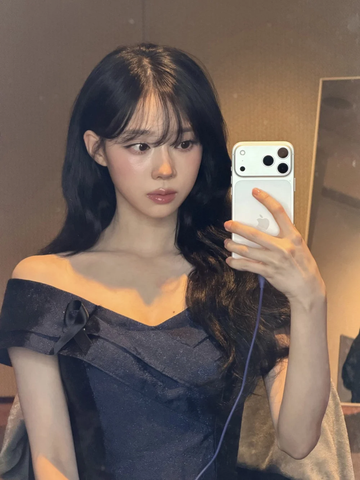 Winter (aespa) đăng ảnh mới của bản thân bấp chấp tin đồn hẹn hò giữa cô với Jungkook (BTS) đang gây xôn xao.&nbsp;