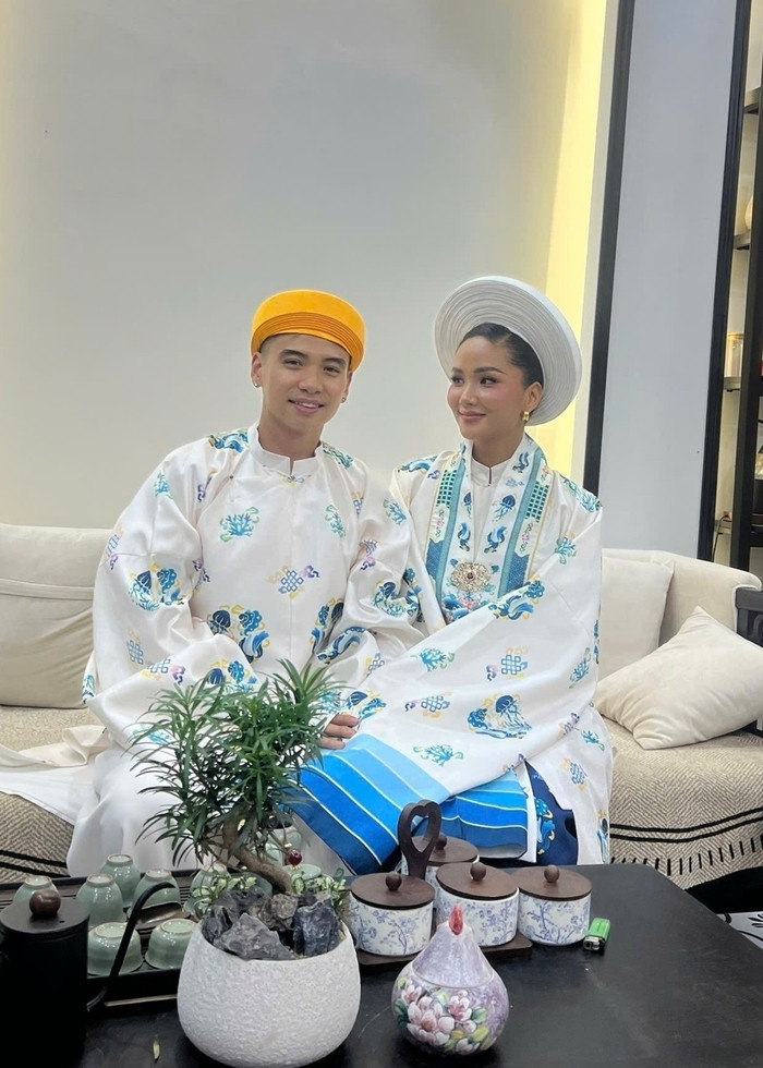 H'Hen Niê vừa chăm chỉ làm việc, vừa nỗ lực vun vén gia đình nhỏ. Ảnh: FBNV