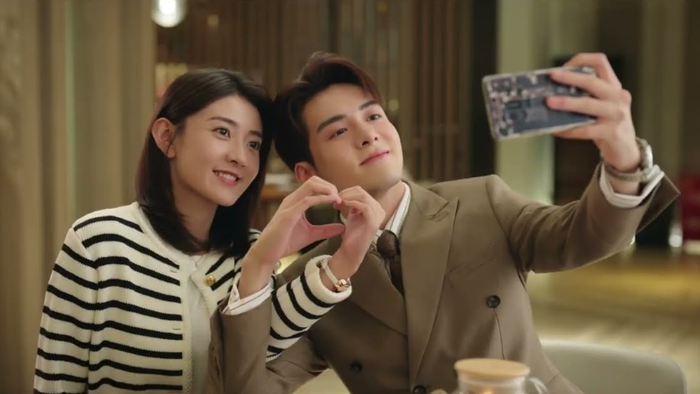 Hình ảnh cặp đôi chính trong Tôi Đã Gặp Được Vị Cứu Tinh