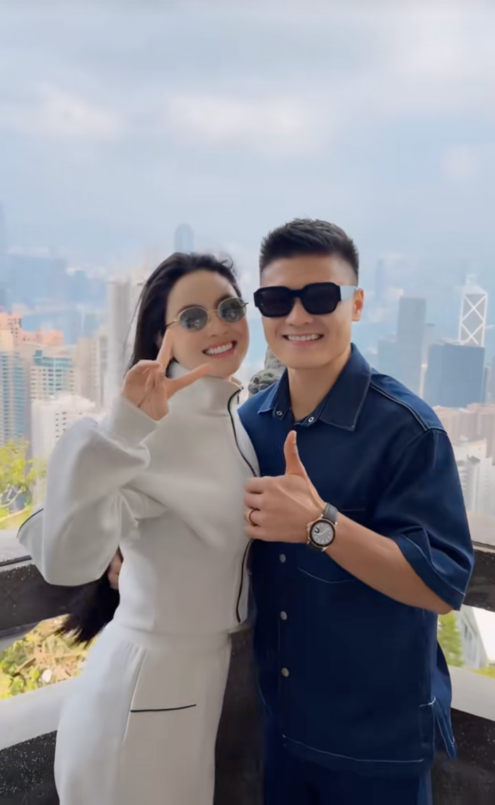 Quang Hải đã diện mẫu đồng hồ Rolex gần 500 triệu trong chuyến đi du lịch. (Ảnh: chụp màn hình)