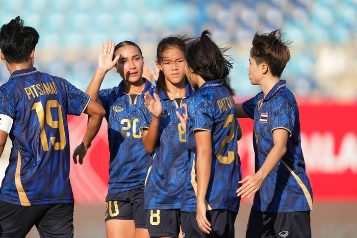 Thái Lan đã giành HCĐ môn bóng đá nữ sau khi thắng Indonesia. Ảnh: FAT