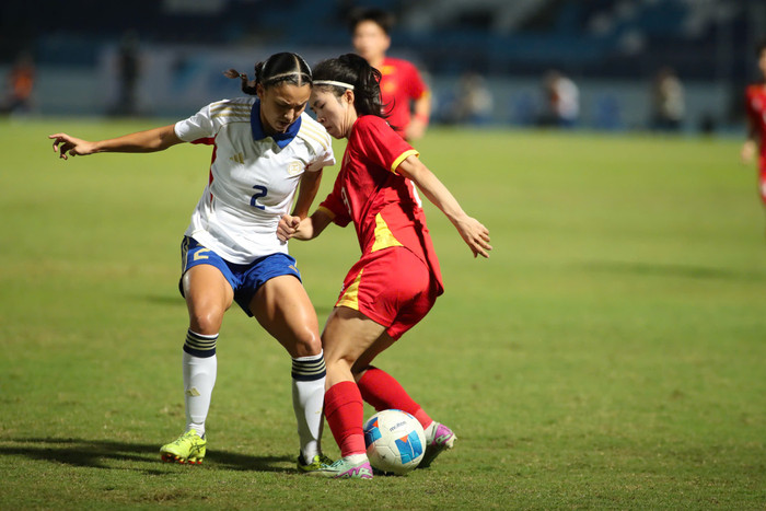 Tuyển nữ Việt Nam đã chơi rất hay trong hiệp một. Ảnh: Quý Lượng