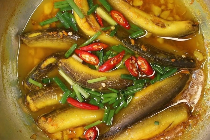 Món cá chạch kho. (Ảnh minh họa từ Internet)