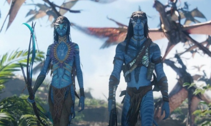 Jake Sully và Neytiri nhìn về chiến trường Pandora với những xung đột không hồi kết