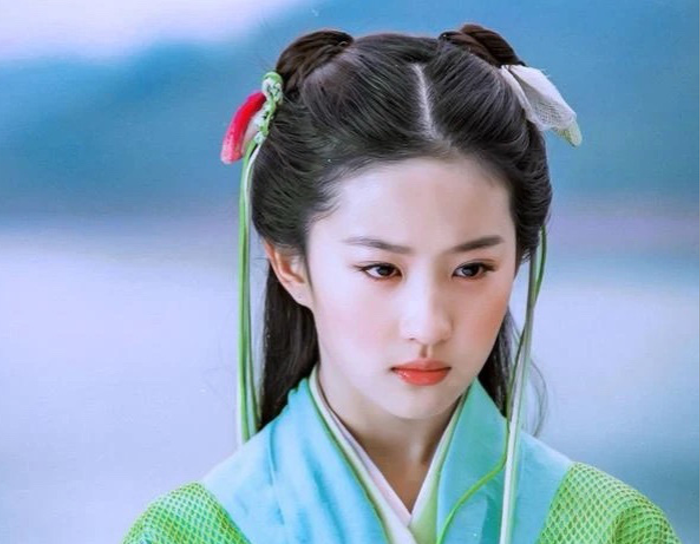 Triệu Linh Nhi là vai diễn mang tính bứt phá, đưa tên tuổi Lưu Diệc Phi phủ sóng rộng rãi. Nhân vật vừa dịu dàng vừa kiên cường trở thành ký ức đẹp của thế hệ khán giả trẻ.