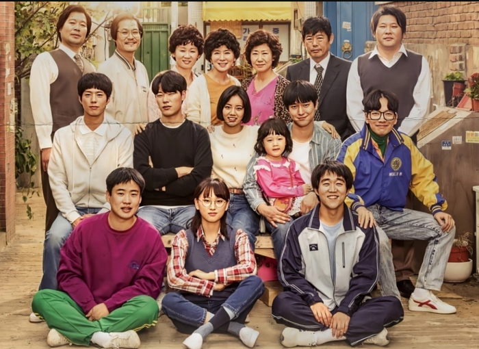 Một tấm bưu thiếp thời thanh xuân: tình bạn, gia đình và những ngày ‘xưa’ chưa kịp gọi tên