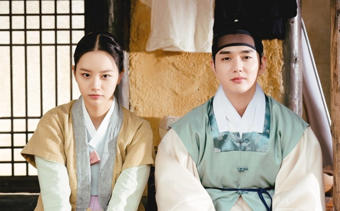 Cổ trang 'vui mà duyên': Yoo Seung Ho và Lee Hye Ri khuấy động thời cấm rượu bằng một chuyện tình đầy tréo ngoe