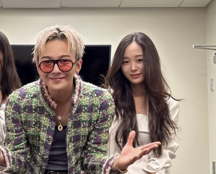 Cả hai từng nhiều lần checkin cùng nhau. Lee Joo Young cũng được cho là ngoại lệ duy nhất của G-Dragon.