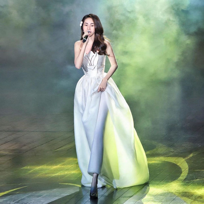 Ca sĩ Thủy Tiên bị 'réo tên' Ảnh 6