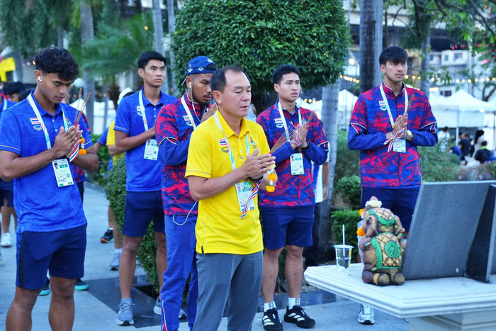 Thái Lan làm lễ cầu may mắn trước khi đấu U22 Việt Nam Ảnh 1