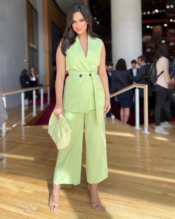 Harnaaz Sandhu từng thay đổi cách ăn diện để tránh lộ thân hình tròn trịa vì tăng cân. Ảnh: IGNV