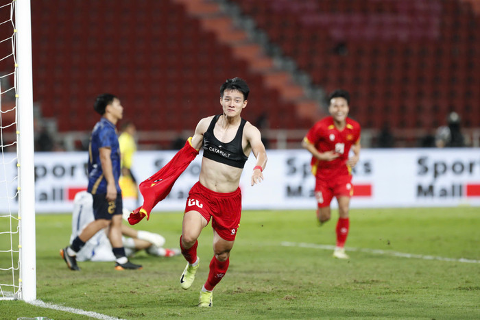 Thanh Nhàn ghi bàn thắng nâng tỷ số lên 3-2 cho Việt Nam. Ảnh: Lê Phong