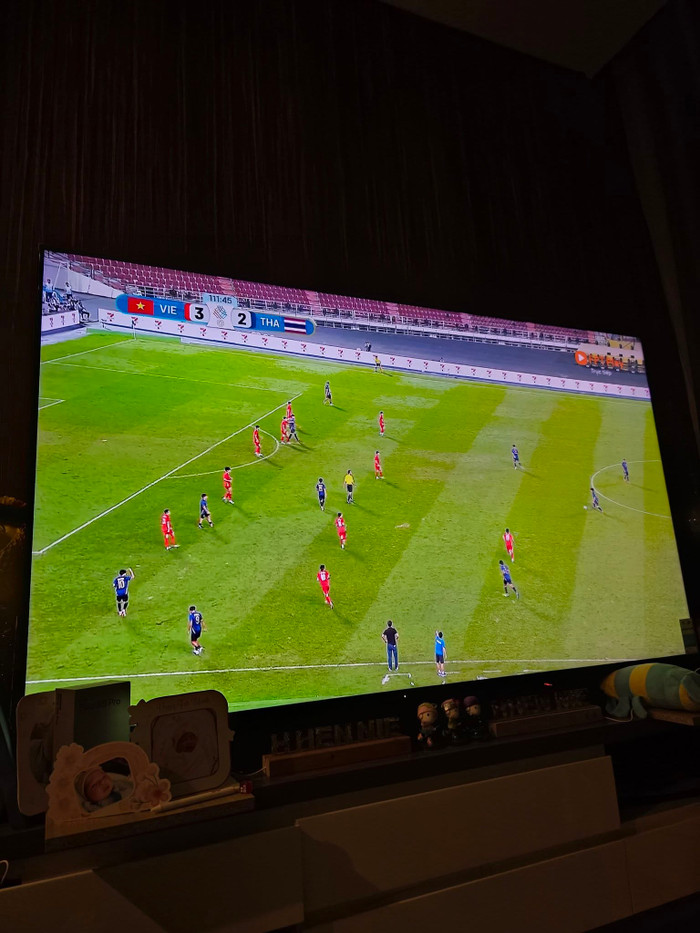 H'Hen Niê lựa chọn xem ở nhà để cổ vũ U22 Việt Nam. Ảnh: FBNV