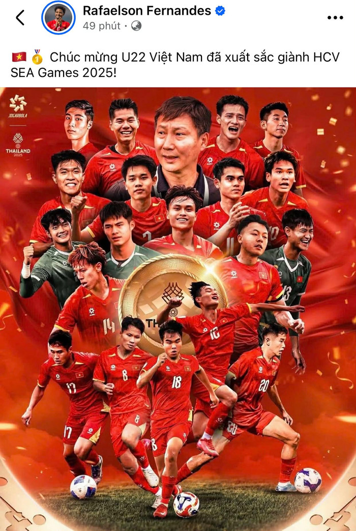 Nguyễn Xuân Son chia sẻ niềm vui chung với U22 Việt Nam.&nbsp;