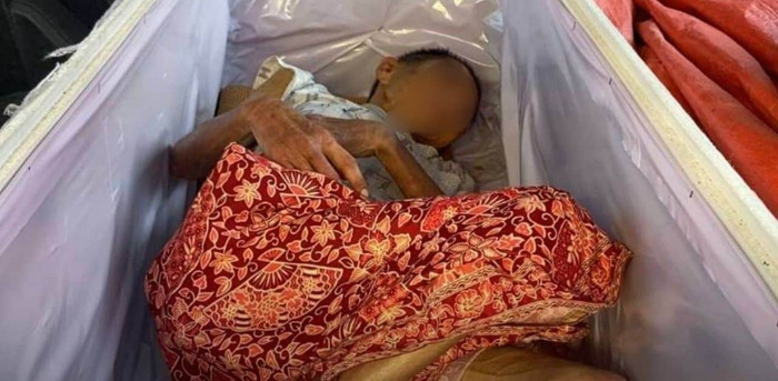 Bà cụ tỉnh lại trong đám tang của mình, sự việc sau đó khiến gia đình bàng hoàng Ảnh 4