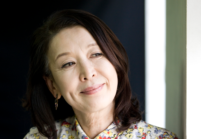 Yoon Seok Hwa là một trong những nghệ sĩ có công lớn trong việc đặt nền móng và góp phần phổ biến, phát triển sân khấu kịch hiện đại của Hàn Quốc.