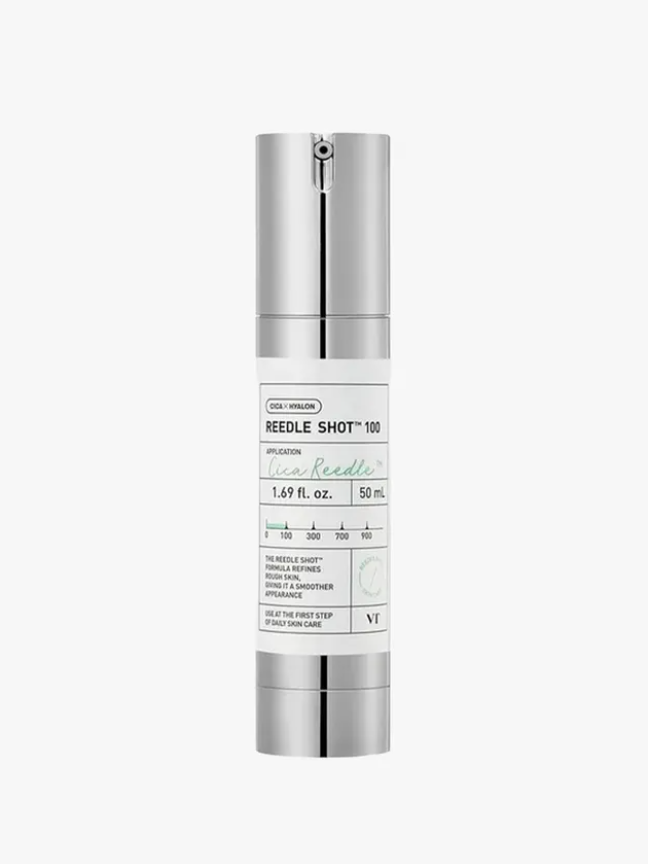 VT Cica Reedle Shot 100: Một loại tinh chất dưỡng da ứng dụng công nghệ vi kim sinh học. Thay vì đi spa lăn kim, sản phẩm này chứa các gai siêu nhỏ giúp dẫn đường cho dưỡng chất đi sâu vào lớp biểu bì. Ảnh: Vogue