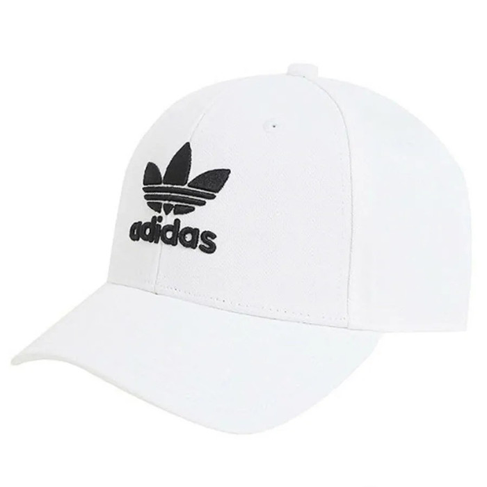 Chiếc mũ mà Mỹ Tâm và Mai Tài Phến lựa chọn. Ảnh: Adidas
