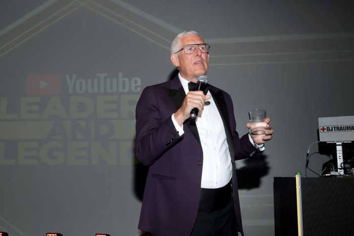 Chuyện gì đang xảy ra với bảng xếp hạng âm nhạc danh giá nhất nước Mỹ? Ảnh 2