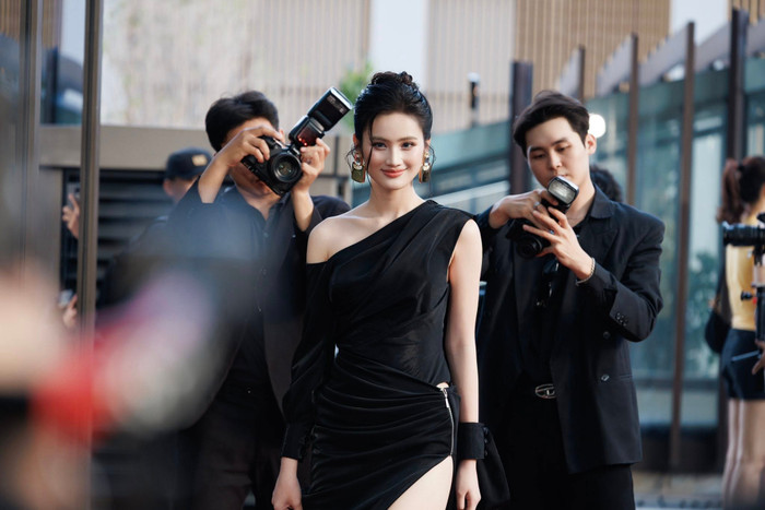 Ý Nhi tranh thủ 'chạy show' trong thời gian được nghỉ trước khi quay trở lại nước Úc. Ảnh: FBNV